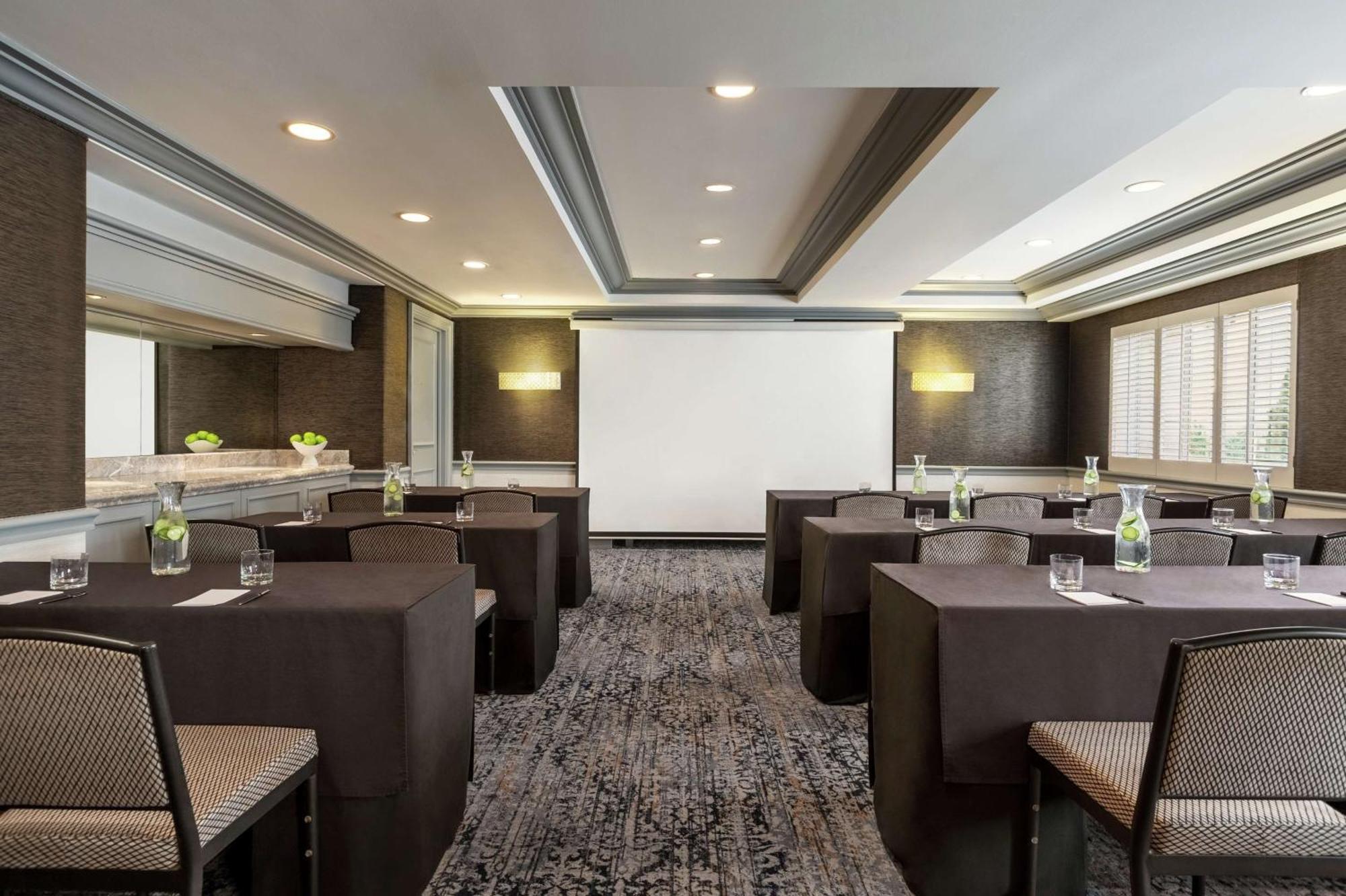 Hilton Checkers Лос-Анджелес Экстерьер фото